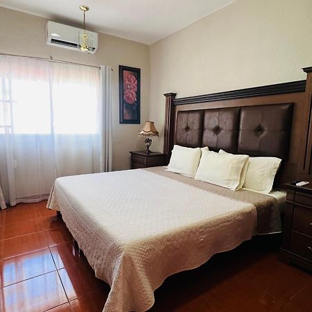 לאון Hosteria Casa Marquez מראה חיצוני תמונה