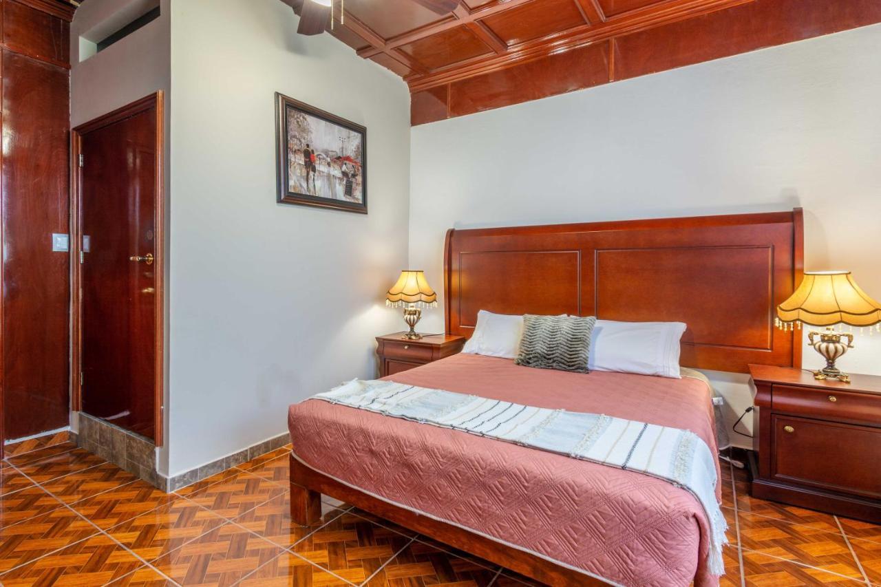 לאון Hosteria Casa Marquez מראה חיצוני תמונה