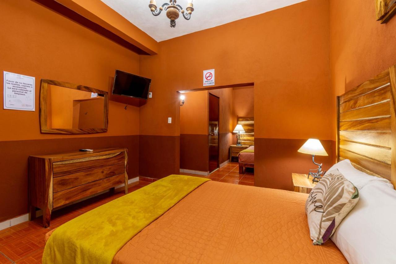 לאון Hosteria Casa Marquez מראה חיצוני תמונה
