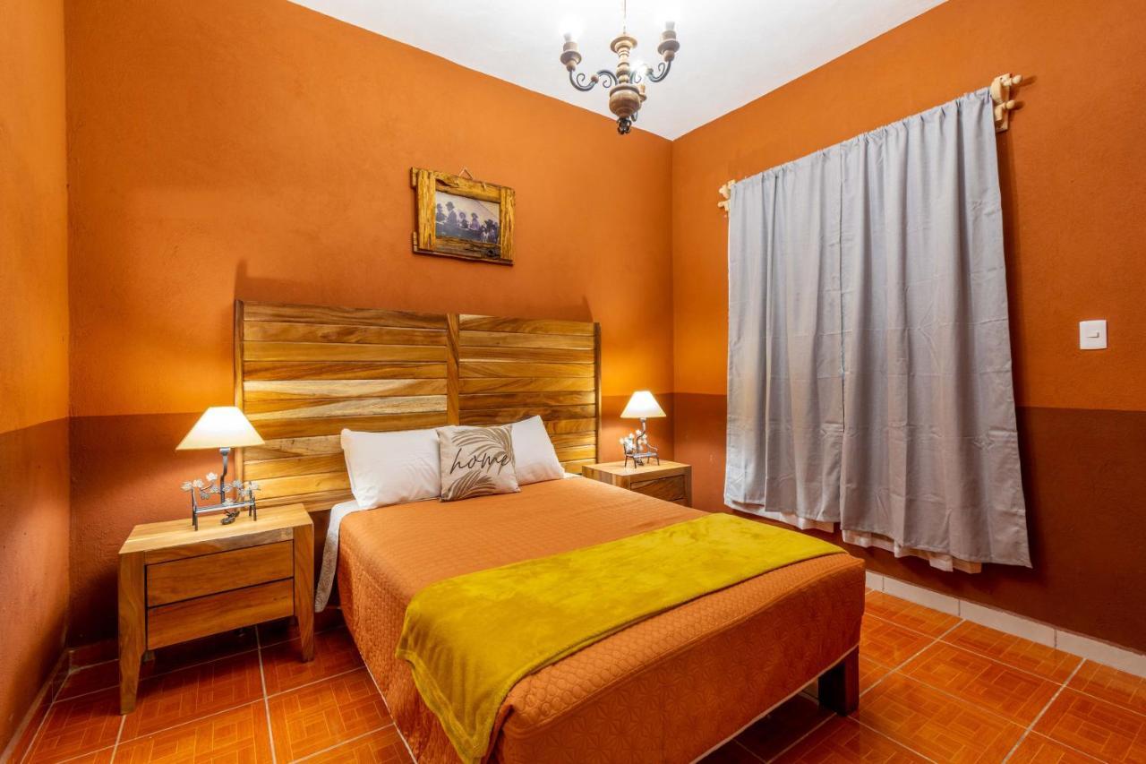 לאון Hosteria Casa Marquez מראה חיצוני תמונה