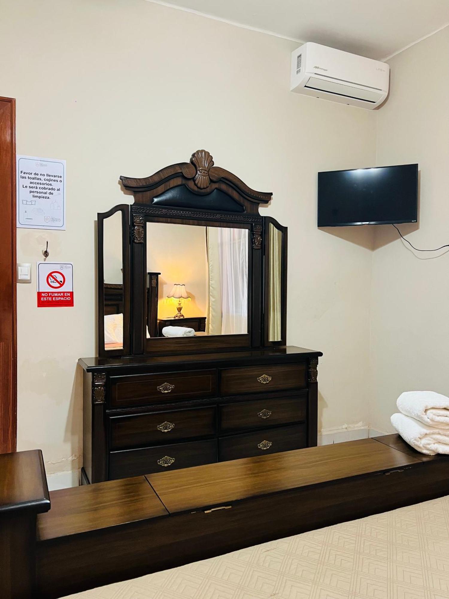 לאון Hosteria Casa Marquez מראה חיצוני תמונה