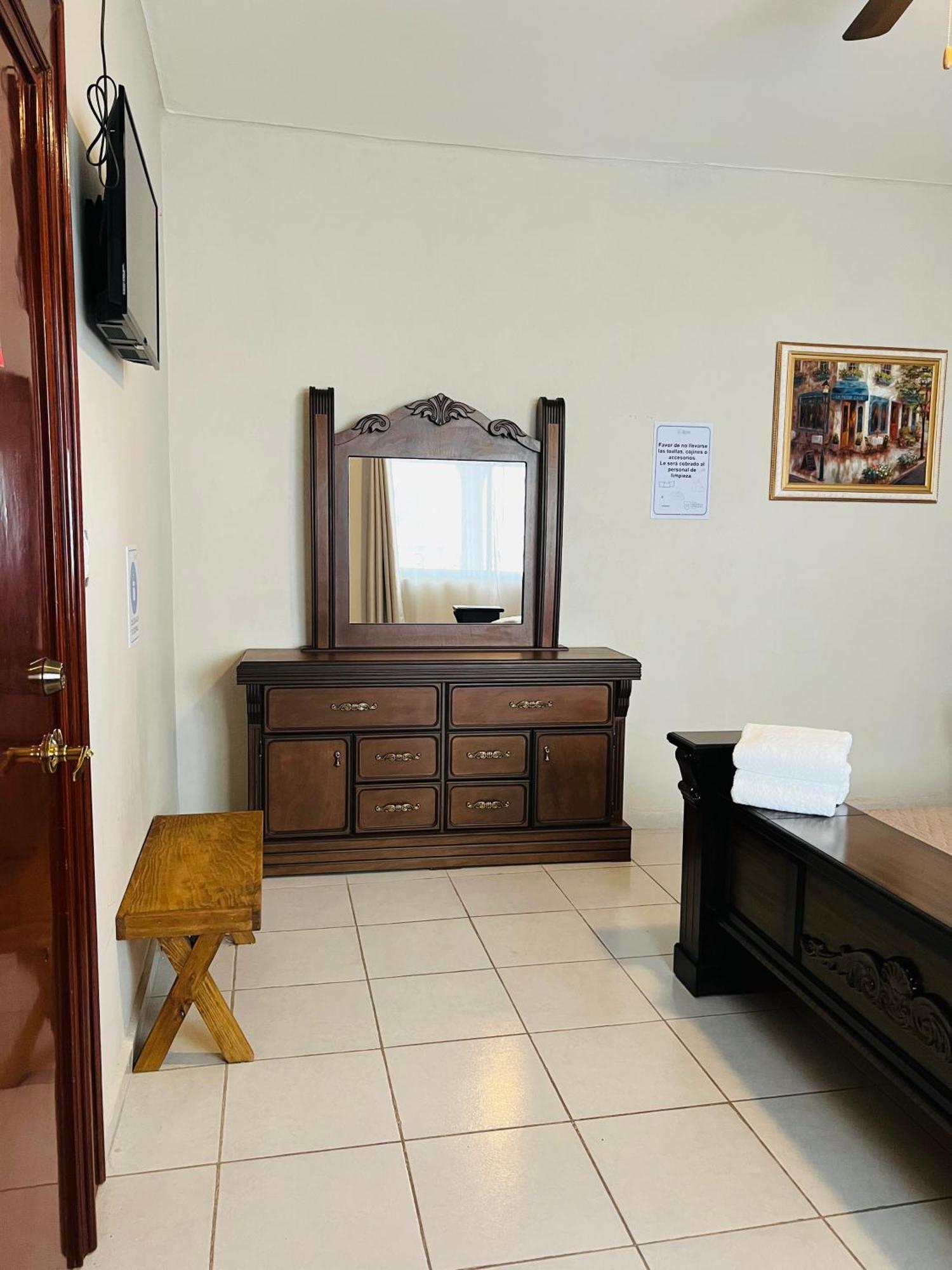 לאון Hosteria Casa Marquez מראה חיצוני תמונה