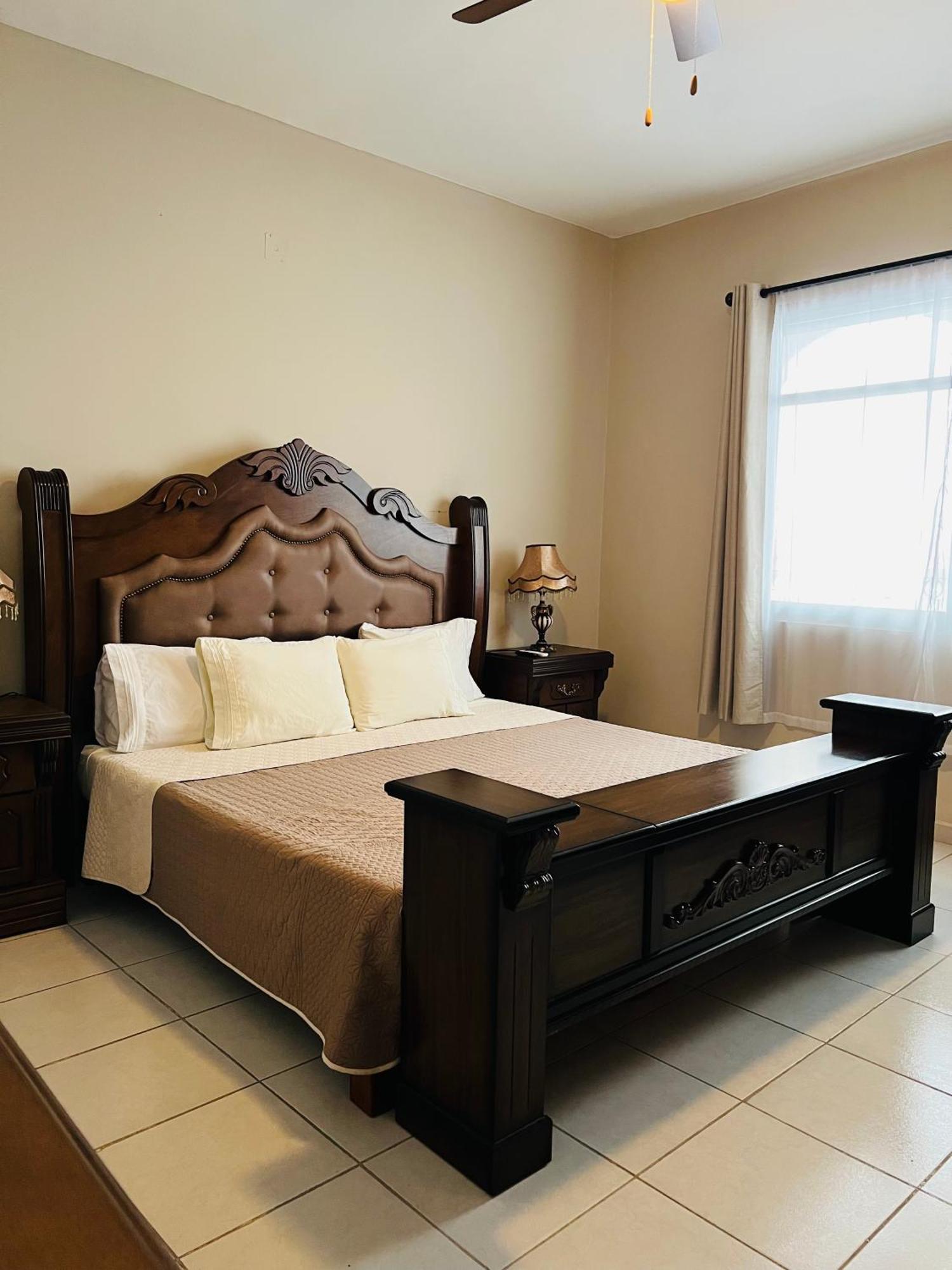 לאון Hosteria Casa Marquez מראה חיצוני תמונה